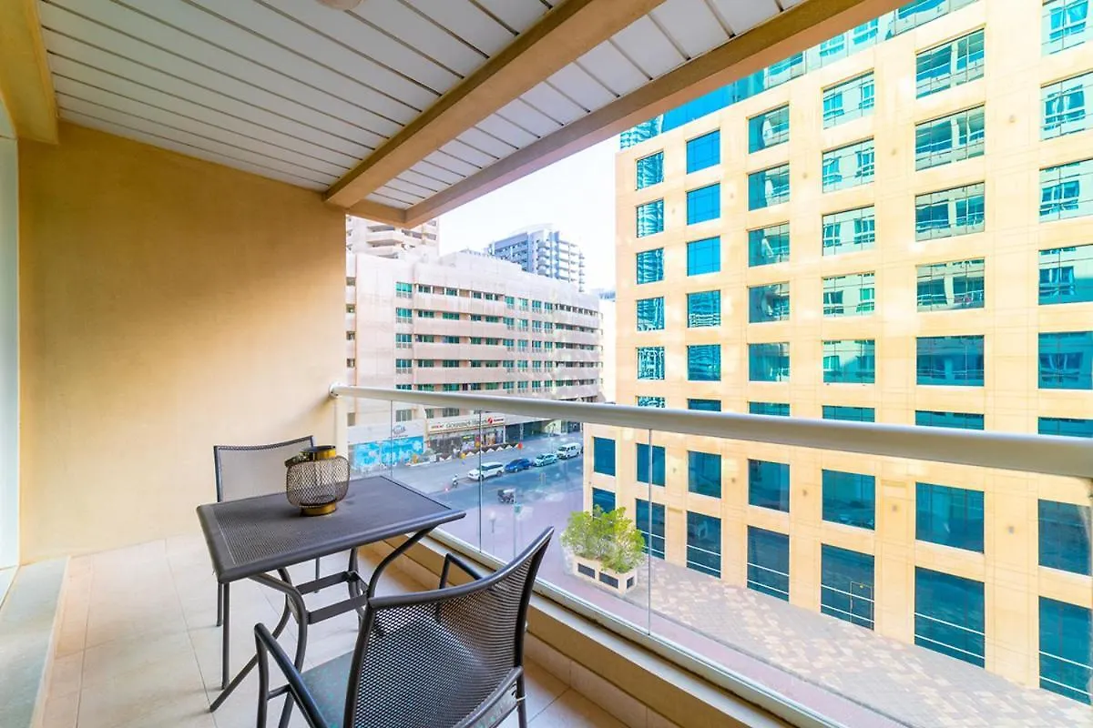1Br Spacious Apartment In Marina Sail By Pk Holidays Dubai